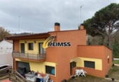 Chalet independiente con terreno en venta en la España, Maçanet de la Selva, ref: TR244086 foto