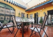 Дом с участком на продажу в городе Alcalá de Guadaíra Фото