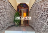Дом с участком на продажу в городе Alcalá de Guadaíra Фото