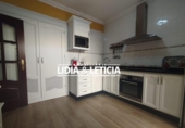 Дом с участком на продажу в городе Alcalá de Guadaíra Фото