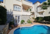 Chalet independiente con terreno en venta en la España, Orihuela, ref: TR349568 foto