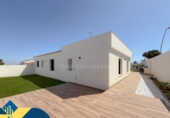Xalet independent amb terreny en venda a la España, Torrevella, ref.: TR242473 foto