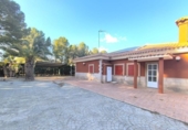 Chalet independiente con terreno en venta en la España, Yecla, ref: TR337050 foto