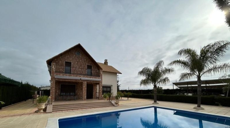 Sevilla - Lora del Río - 2570m2