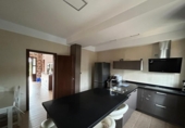 Chalet independiente con terreno en venta en la España, Lora del Río, ref: TR367887 foto