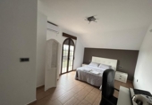 Chalet independiente con terreno en venta en la España, Lora del Río, ref: TR367887 foto