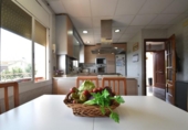 Загородный дом с участком на продажу в городе Vilanova i la Geltrú Фото