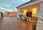 Chalet independiente con terreno en venta en la España, Águilas, ref: TR153165 foto