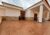 Chalet independiente con terreno en venta en la España, Águilas, ref: TR153165 foto