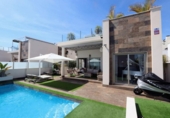 Chalet independiente con terreno en venta en la España, Orihuela, ref: TR262711 foto