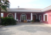 Chalet independiente con terreno en venta en la España, Ontinyent, ref: TR134302 foto