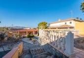 Chalet independiente con terreno en venta en la España, Sant Pere de Ribes, ref: TR137744 foto