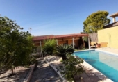Chalet independiente con terreno en venta en la España, Sant Pere de Ribes, ref: TR134337 foto
