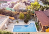 Chalet independiente con terreno en venta en la España, Sant Pere de Ribes, ref: TR134357 foto