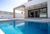 Chalet independiente con terreno en venta en la España, Orihuela, ref: TR237985 foto