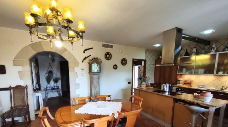 Teruel - Valjunquera - 695m2