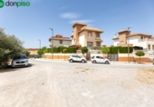 Chalet independiente con terreno en venta en la España, Huétor Vega, ref: TR263581 foto