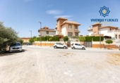 Chalet independiente con terreno en venta en la España, Huétor Vega, ref: TR263959 foto