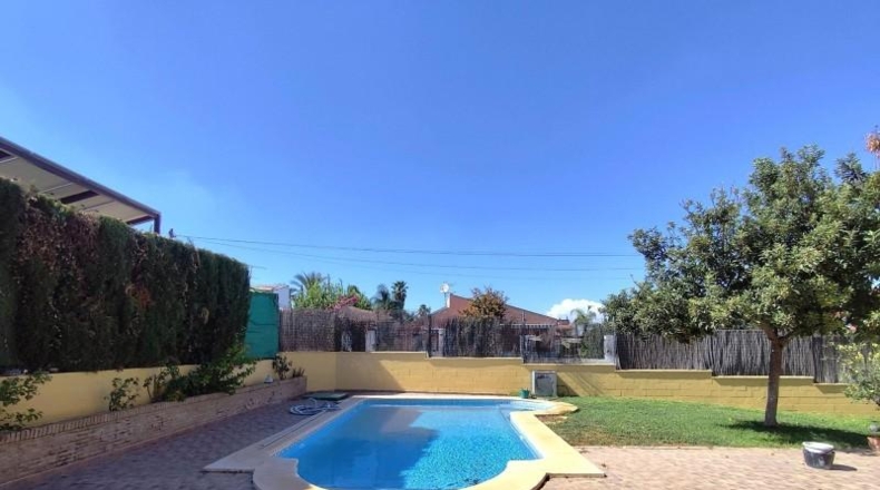 Sevilla - Bollullos de la Mitación - 645m2