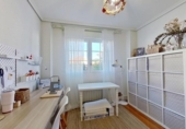 Отдельно стоящий дом с участком на продажу в городе Boo de Piélagos Фото