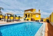 Chalet independiente con terreno en venta en la España, Orihuela, ref: TR147011 foto