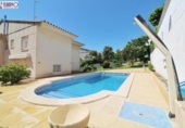 Chalet independiente con terreno en venta en la España, Calafell, ref: TR243666 foto