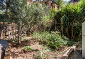 Отдельно стоящий дом с участком на продажу в городе Castellar del Vallès Фото