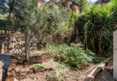 Отдельно стоящий дом с участком на продажу в городе Castellar del Vallès Фото