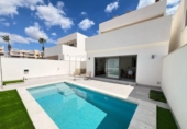 Chalet independiente con terreno en venta en la España, Orihuela, ref: TR140176 foto