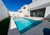 Chalet independiente con terreno en venta en la España, Orihuela, ref: TR140176 foto