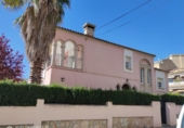 Отдельно стоящий дом с участком на продажу в городе el Vendrell Фото