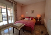 Отдельно стоящий дом с участком на продажу в городе el Vendrell Фото