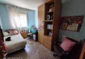 Отдельно стоящий дом с участком на продажу в городе el Vendrell Фото