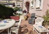 Отдельно стоящий дом с участком на продажу в городе el Vendrell Фото