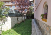 Отдельно стоящий дом с участком на продажу в городе el Vendrell Фото