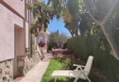 Отдельно стоящий дом с участком на продажу в городе el Vendrell Фото