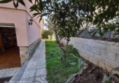 Отдельно стоящий дом с участком на продажу в городе el Vendrell Фото