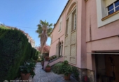 Отдельно стоящий дом с участком на продажу в городе el Vendrell Фото
