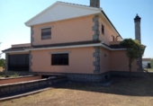 Chalet independiente con terreno en venta en la España, Castellanos de Villiquera, ref: TR134728 foto