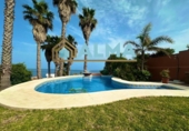 Chalet independiente con terreno en venta en la España, Algeciras, ref: TR313962 foto