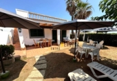 Отдельно стоящий дом с участком на продажу в городе Ciutadella de Menorca Фото