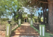 Отдельно стоящий дом с участком на продажу в городе Banyeres del Penedès Фото