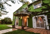 Отдельно стоящий дом с участком на продажу в городе Banyeres del Penedès Фото