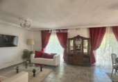 Отдельно стоящий дом с участком на продажу в городе Banyeres del Penedès Фото