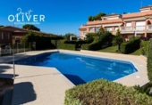 Отдельно стоящий дом с участком на продажу в городе Salou Фото