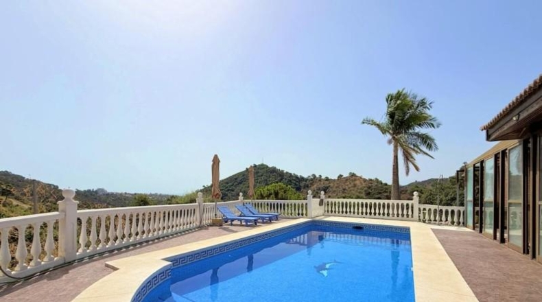 Málaga - Estepona - 5000m2