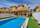 Chalet independiente con terreno en venta en la España, Orihuela, ref: TR267323 foto