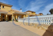 Chalet independiente con terreno en venta en la España, Orihuela, ref: TR267323 foto