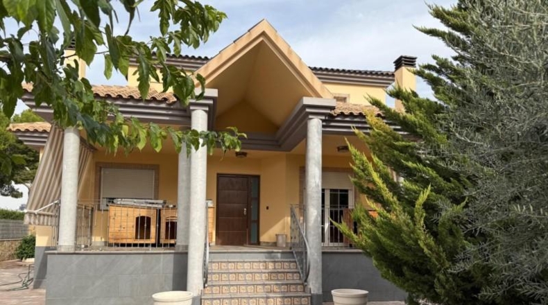 Murcia - Molina de Segura - 572m2