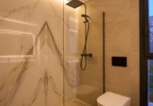 Chalet independiente con terreno en venta en la España, L'Alfàs del Pi, ref: TR340280 foto